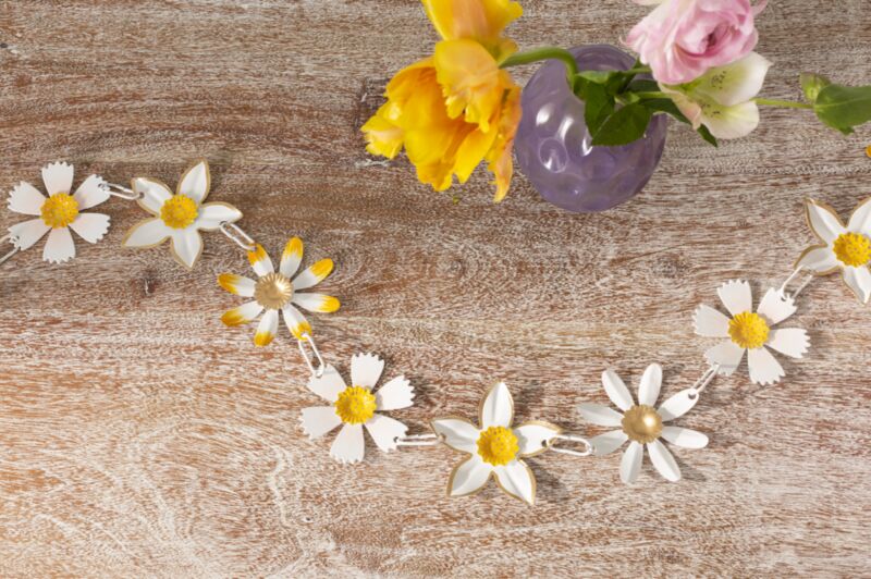 Daisy Garland