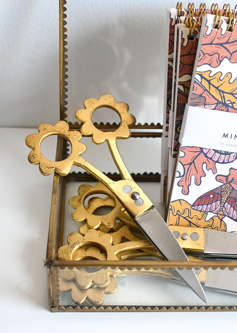 Flower Shaped Scissors shoppe smitten